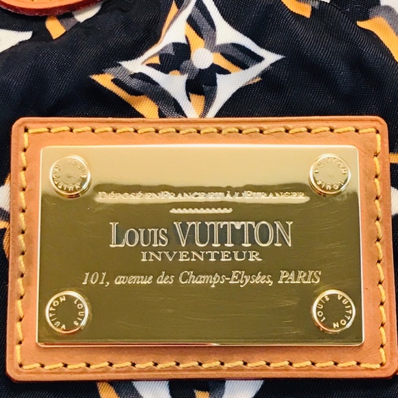 LOUIS VUITTON Limited Edition Monogram Bulles Bag - Picture 7 of 8